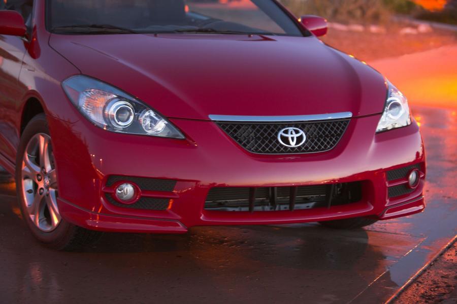 Детали экстерьера Toyota Camry Solara Sport Convertible 2006 года  (фото 14 из 24)